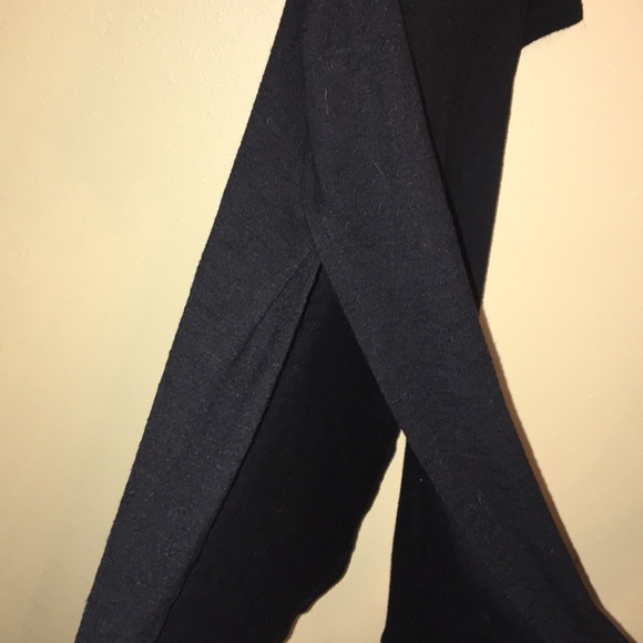 Black knit long t-shirt with side slits - Picture 2 of 3